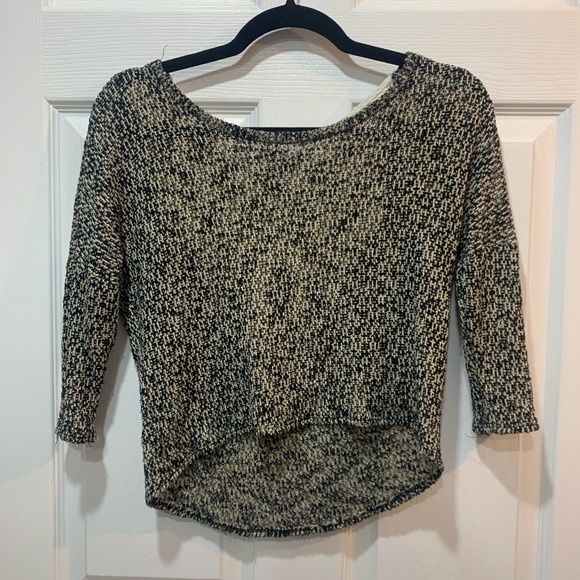 Light Cropped Sweater with Lace - Picture 2 of 2
